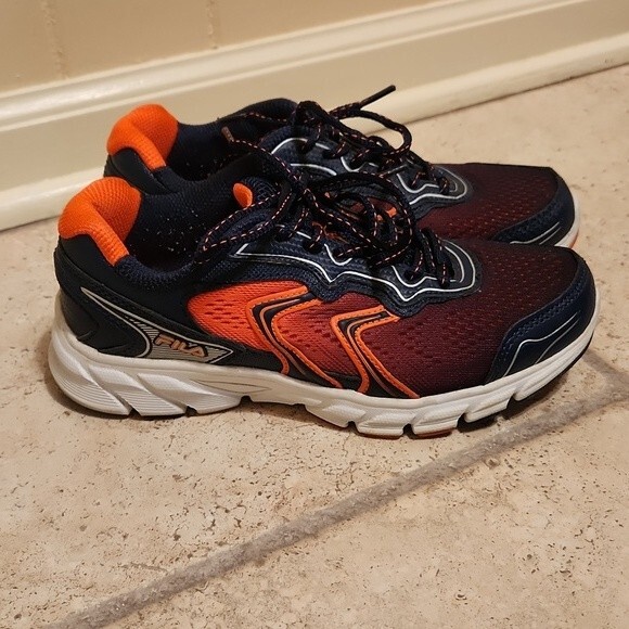 Fila Women's Stellaray CoolMax Lightweight Running Sneakers Size 6.5 - Picture 1 of 9